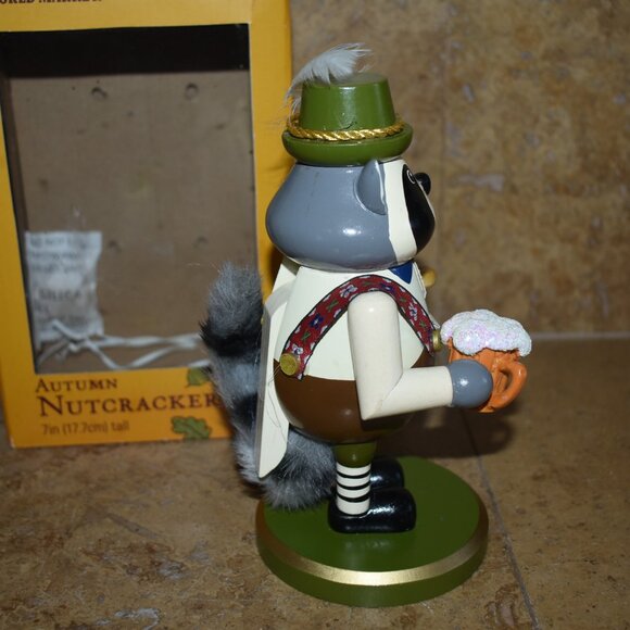 Vintage World Market autumn fall racoon animal Nutcracker Figure Statue Beer - Picture 5 of 8